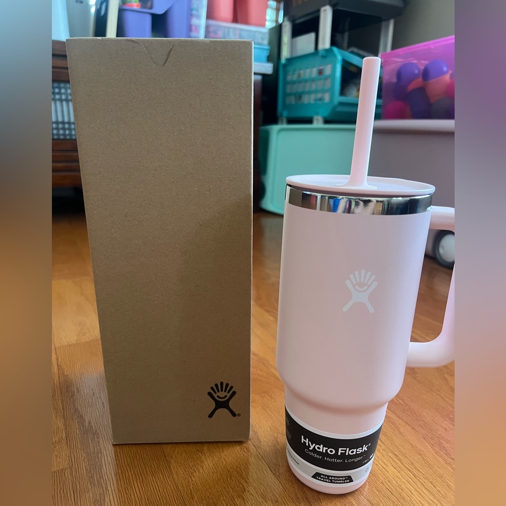 NWT Hydro Flask 40oz. All Around Travel Tumbler- Pink / Trillium